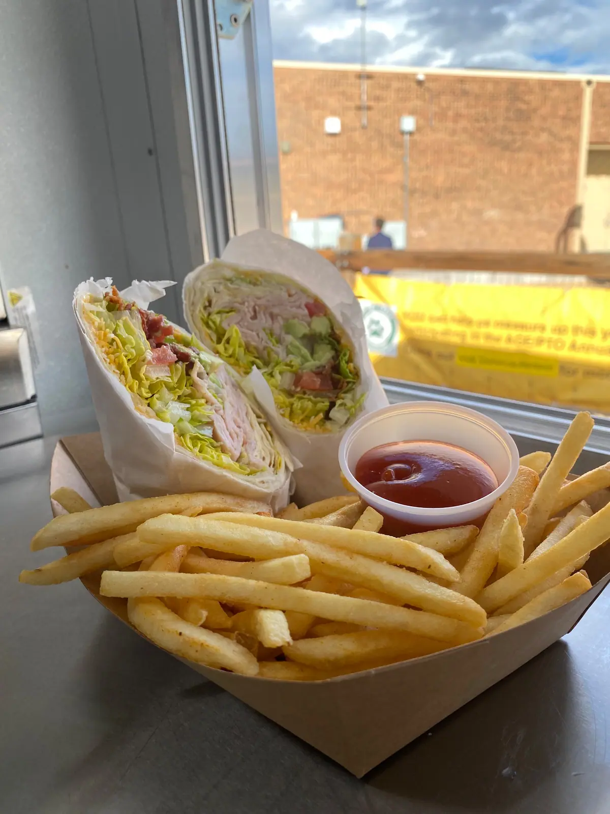 Capital City Wraps food truck catering in East Haven, AL