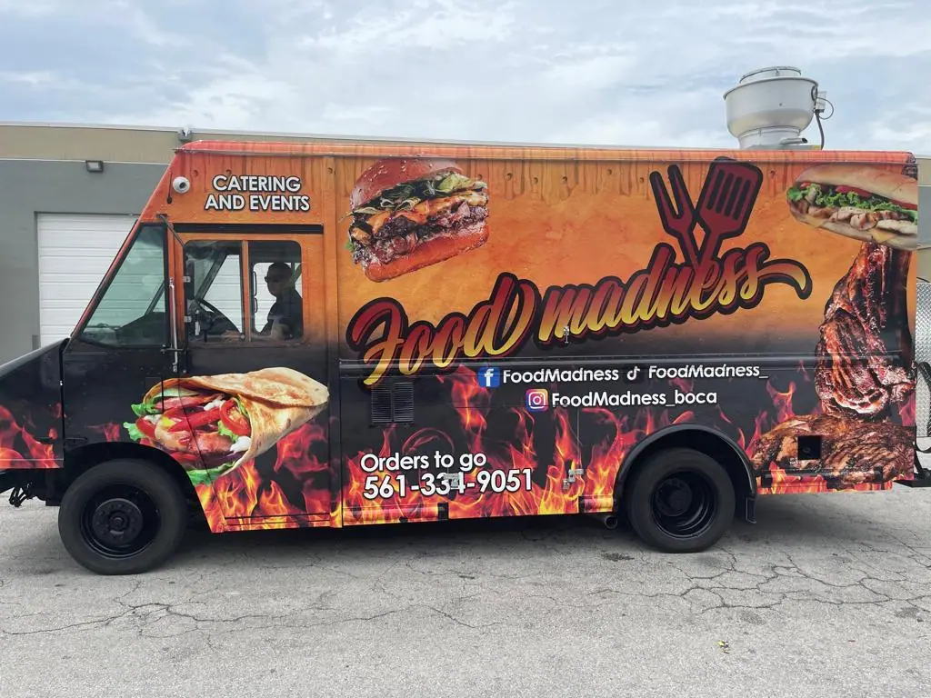Mac 'N Cheese catering from a local food truck