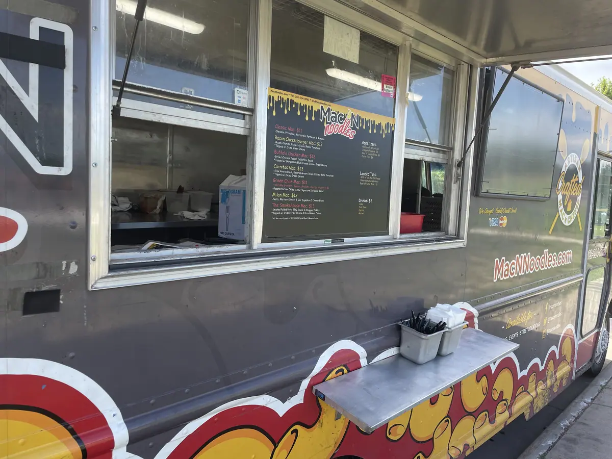 Mac N Noodles catering