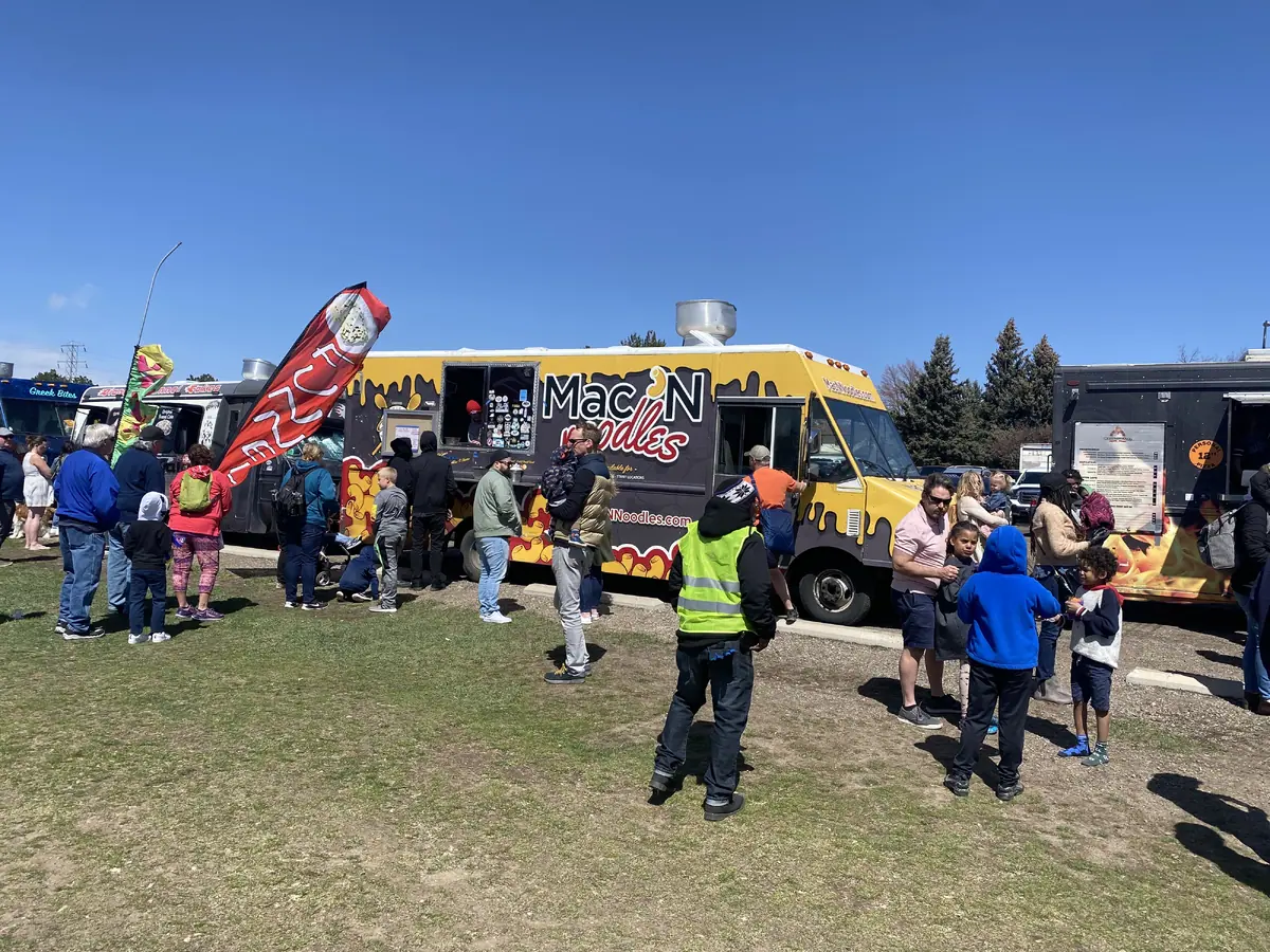 Mac N Noodles catering