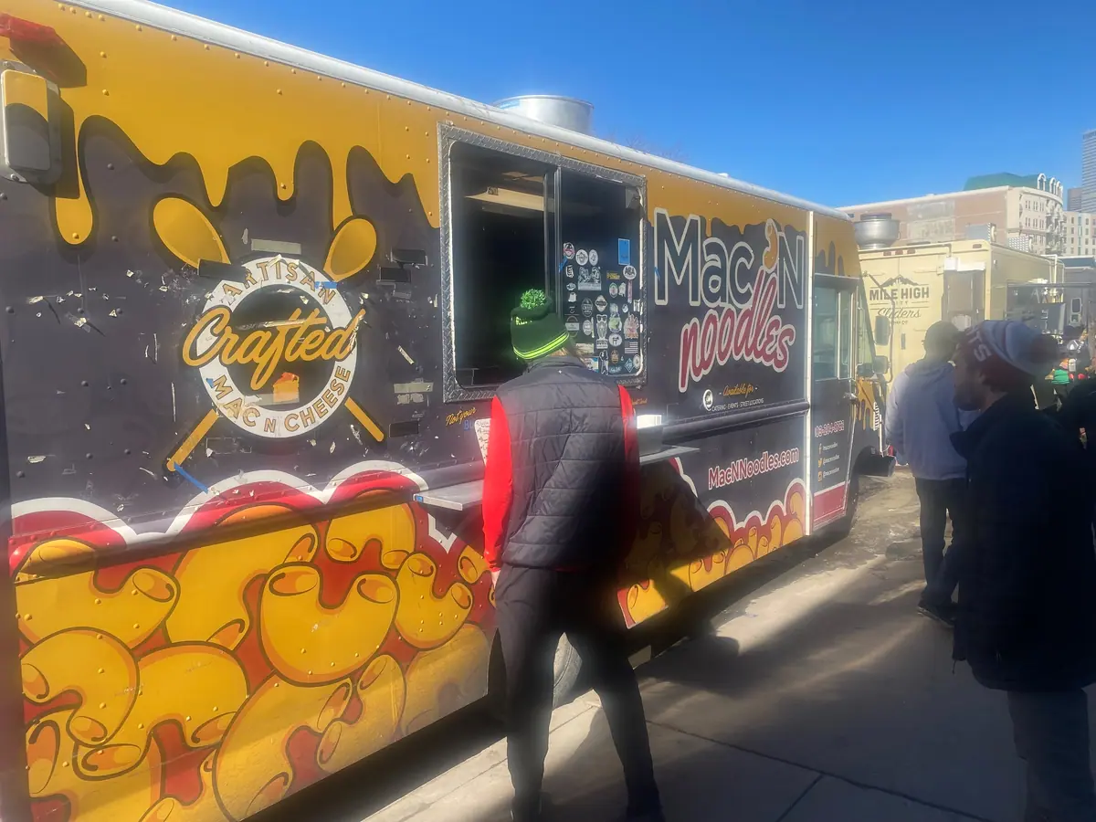 Mac N Noodles catering