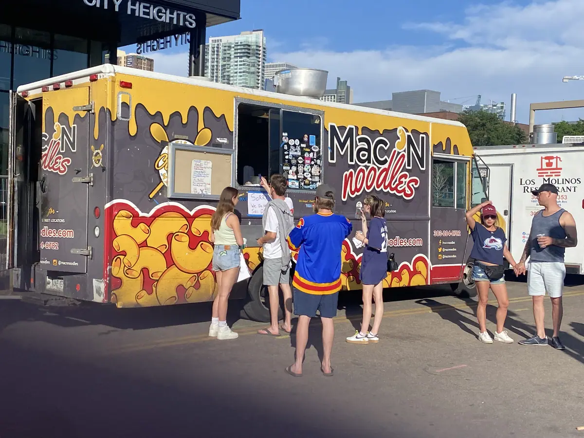 Mac N Noodles catering