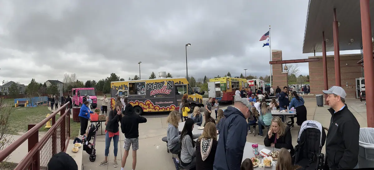 Mac N Noodles catering