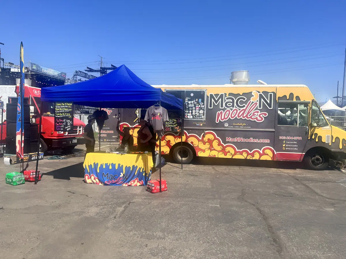 Mac N Noodles catering