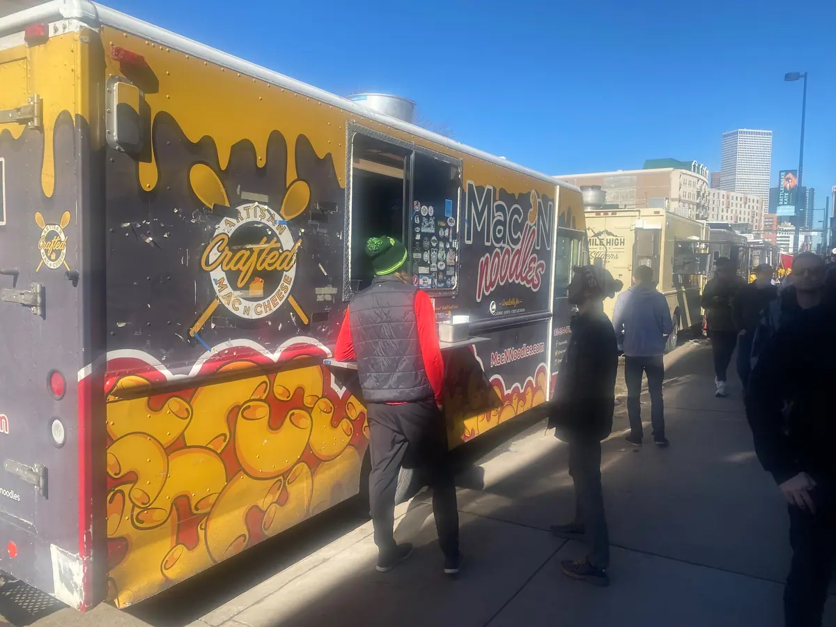 Mac N Noodles catering