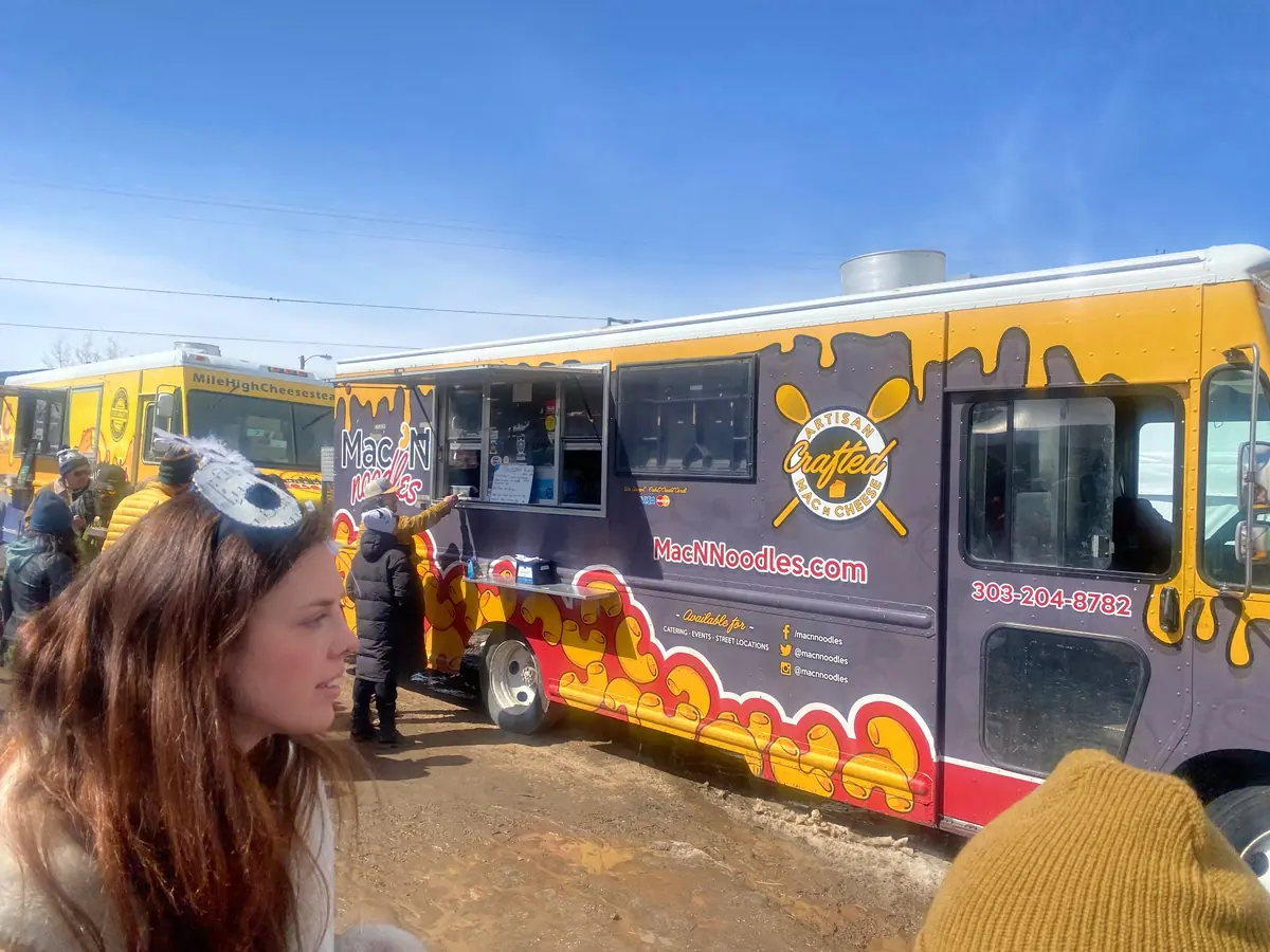 Mac N Noodles catering