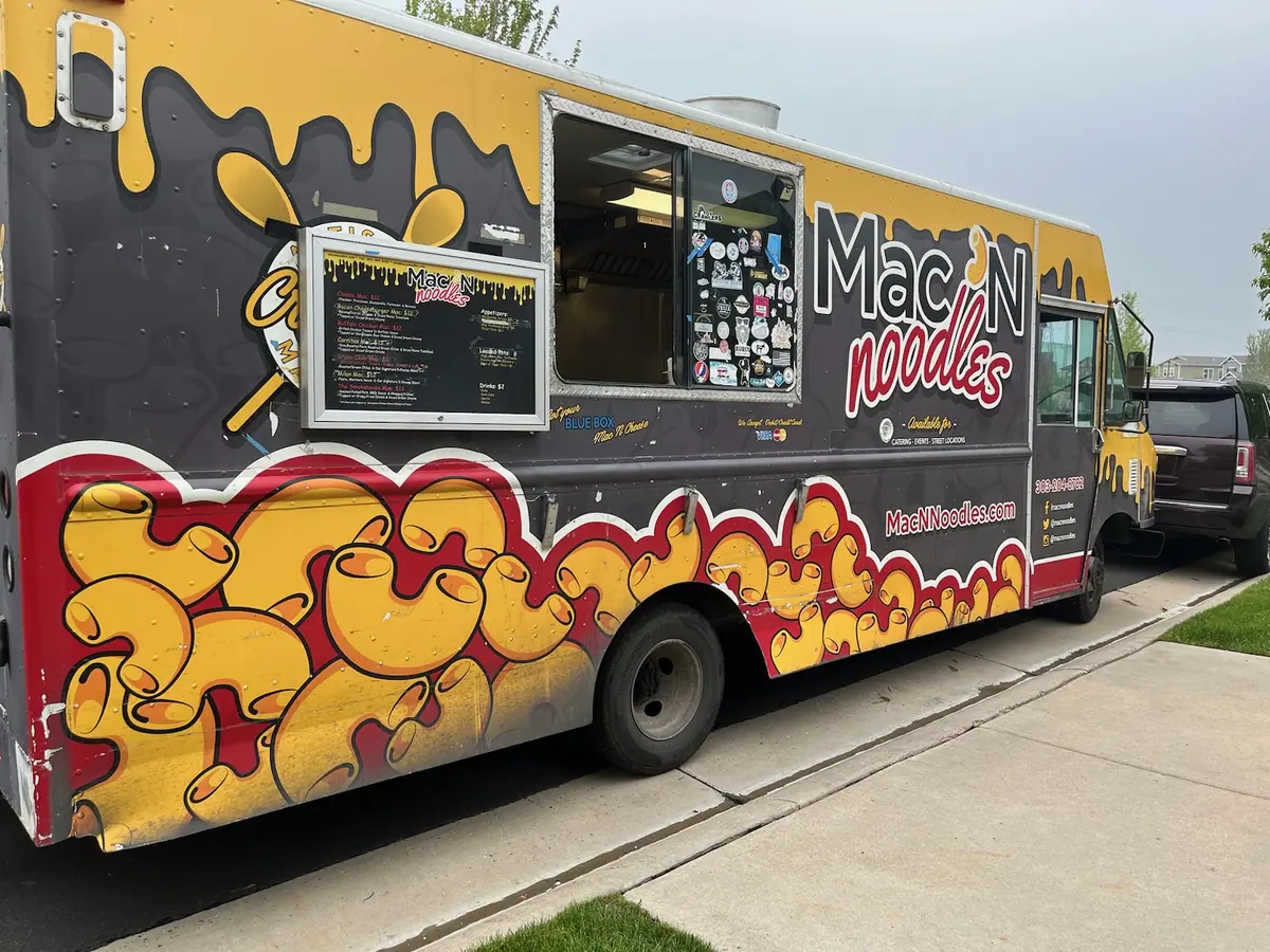 Mac N Noodles catering