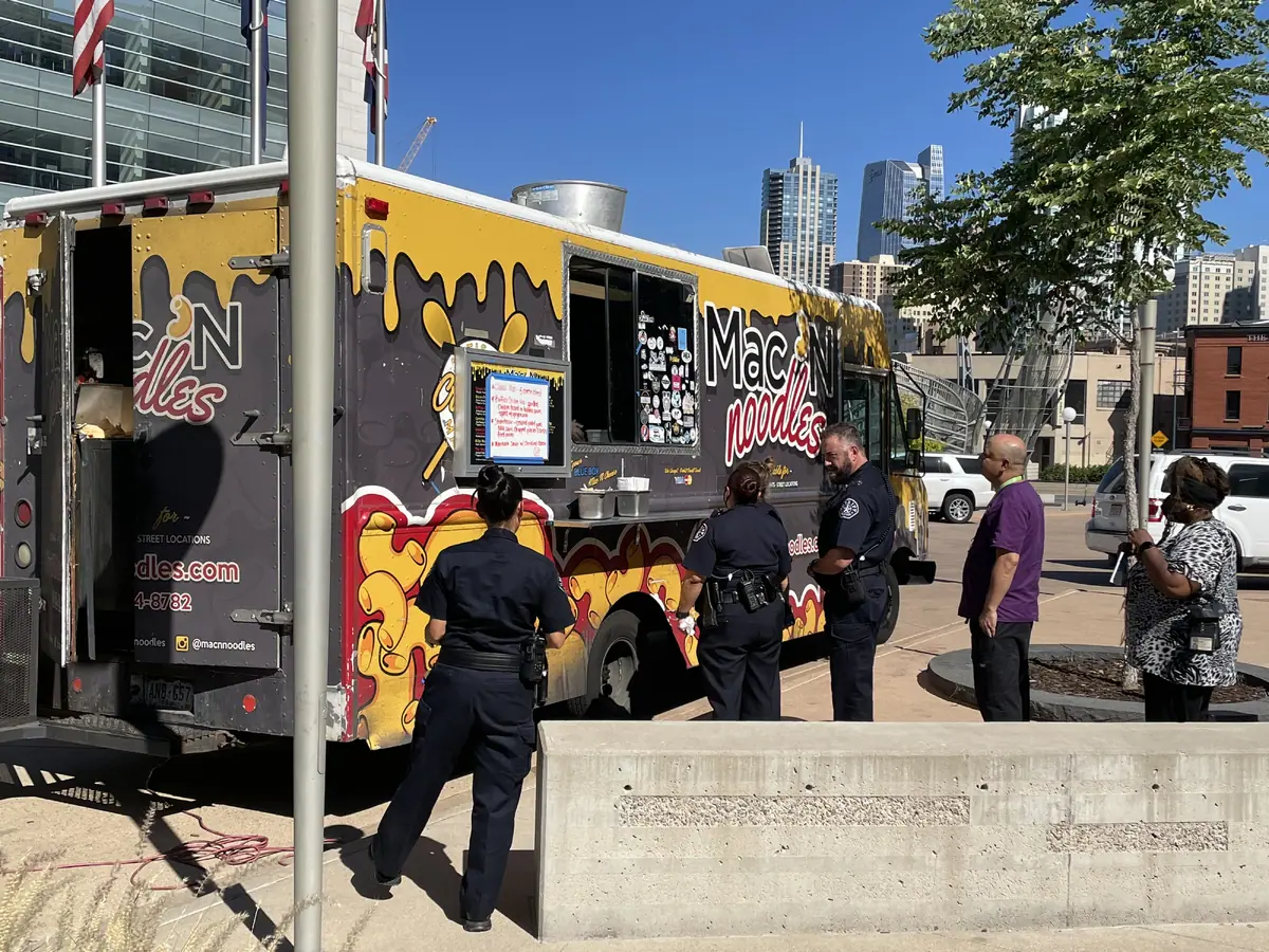 Mac N Noodles catering