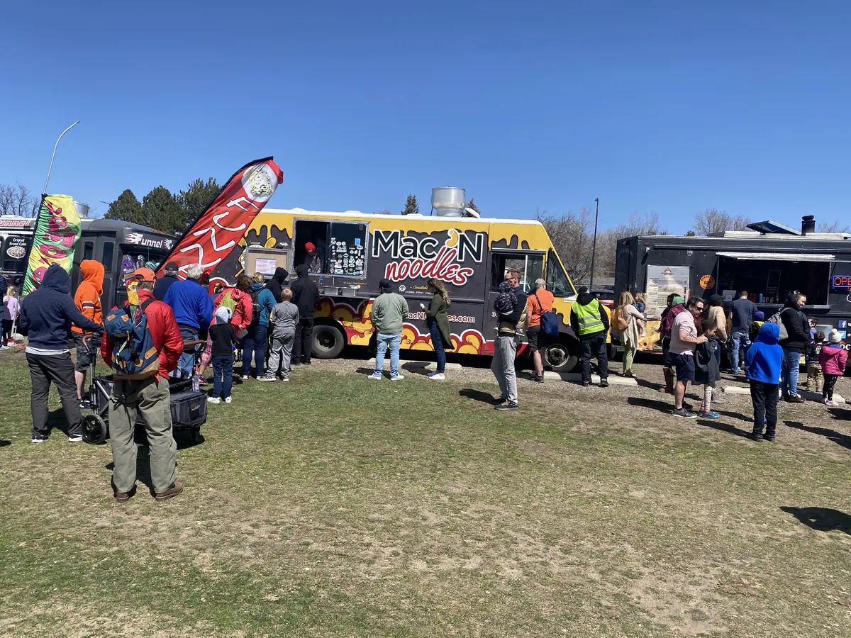 Mac N Noodles catering