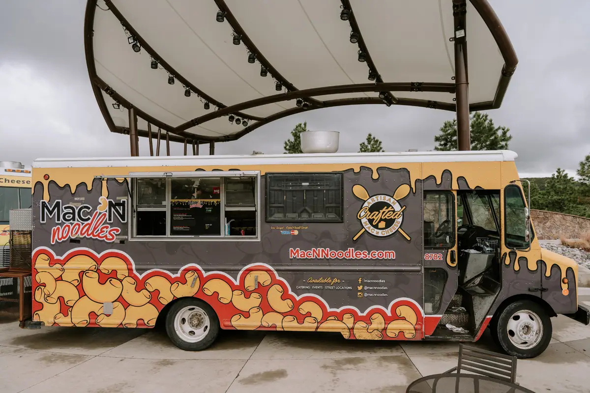 Mac N Noodles catering