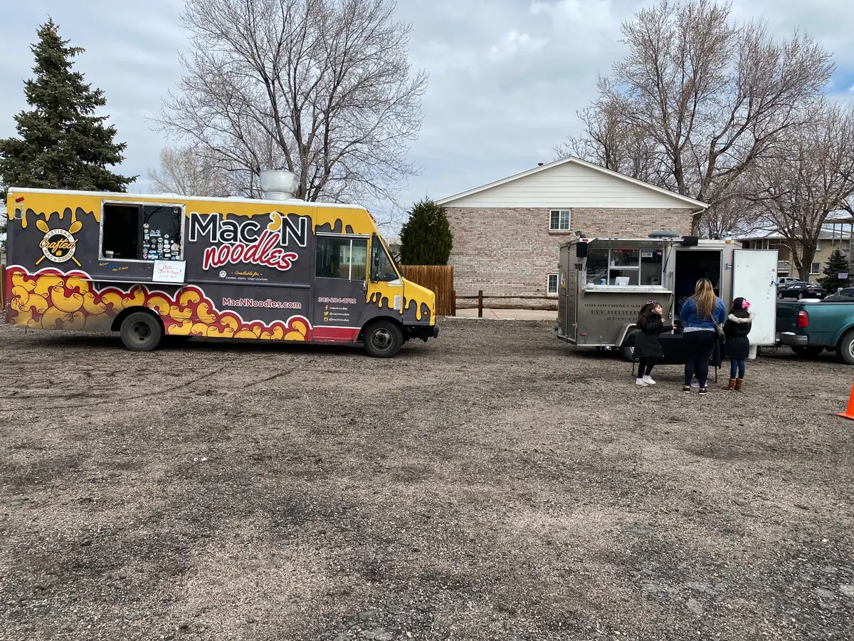 Mac N Noodles catering