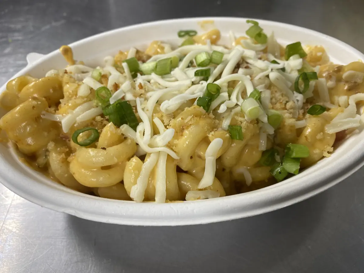 Mac N Noodles food truck catering in North Fayette Estates, GA