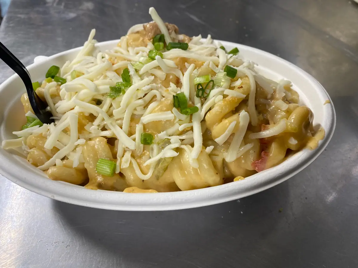 Mac N Noodles food truck catering in Laurel Brook, GA