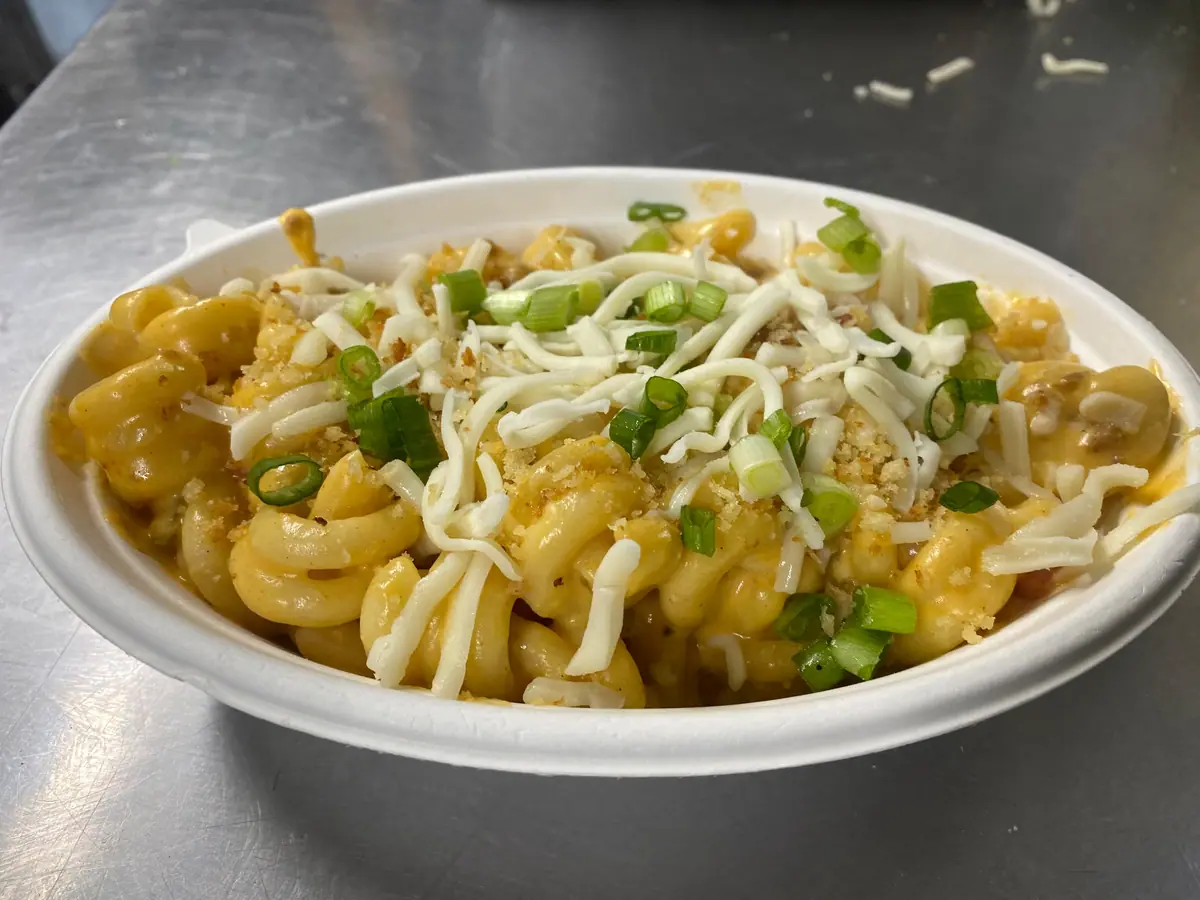 Mac N Noodles food truck catering in Overbrook, GA