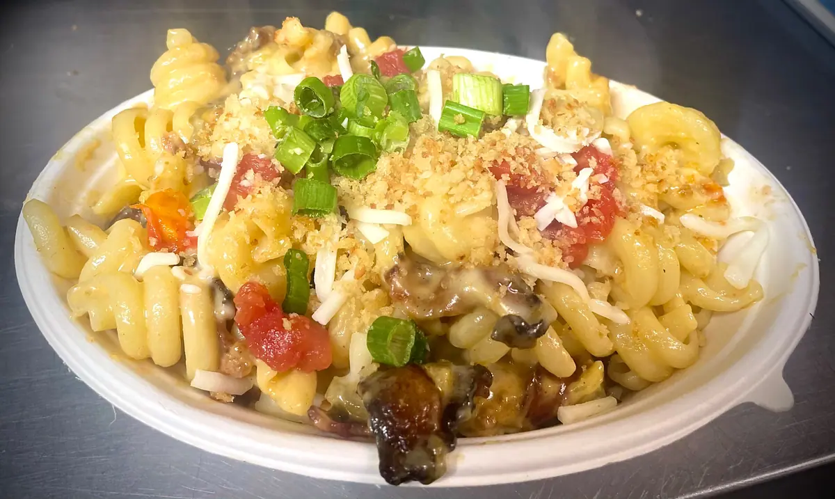Mac N Noodles food truck catering in Middleground, GA