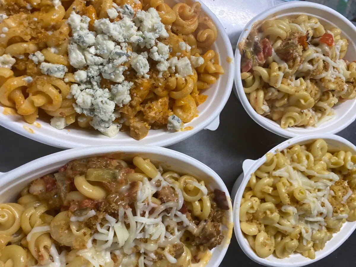 Mac N Noodles food truck catering in Buckhorn, CA