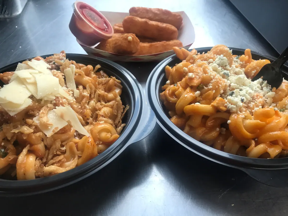 Mac N Noodles food truck catering in Manor, GA