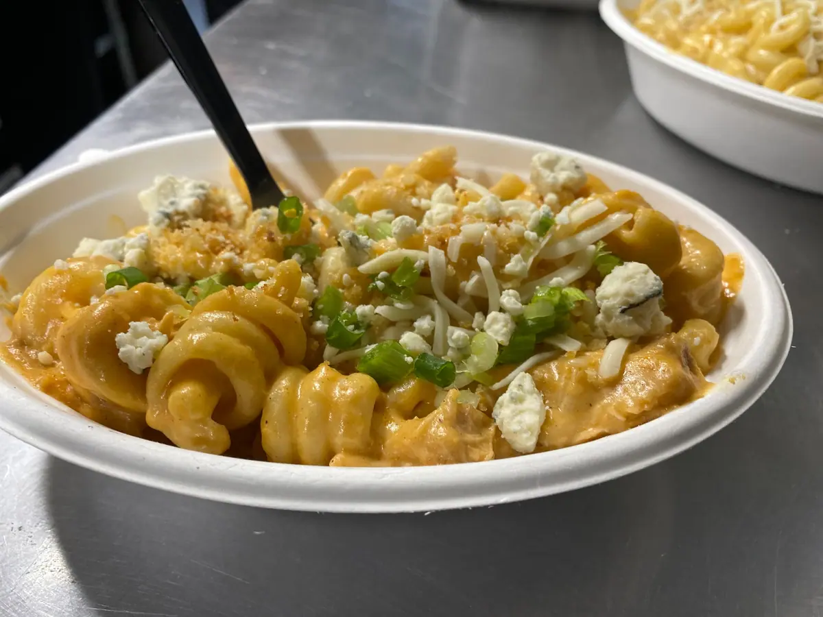 Mac N Noodles food truck catering in Links of Leith, GA