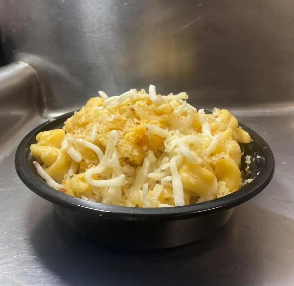 Mac N Noodles food truck catering in Leeward Park, GA