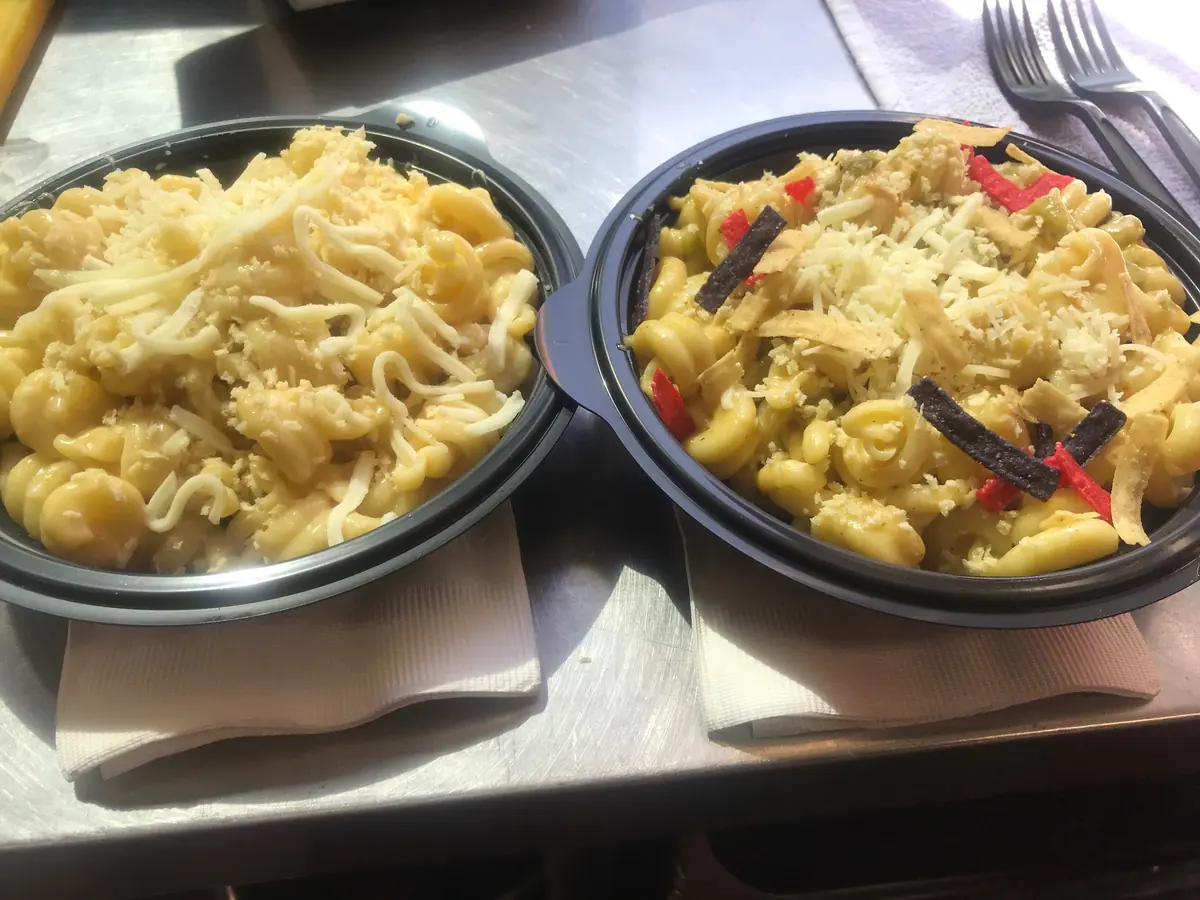 Mac N Noodles food truck catering in Kenwood Forest, GA