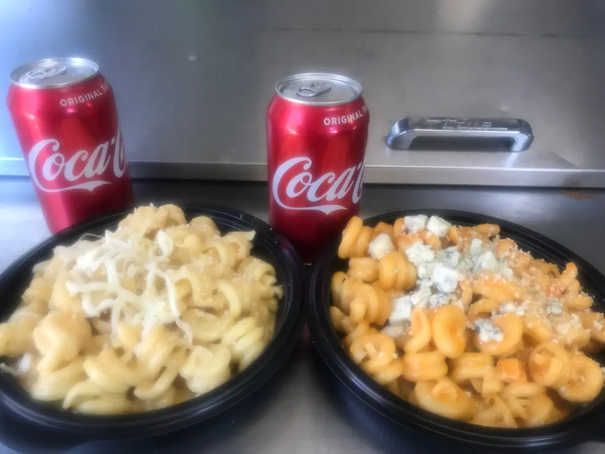 Mac N Noodles food truck catering in John Ross Estates, GA
