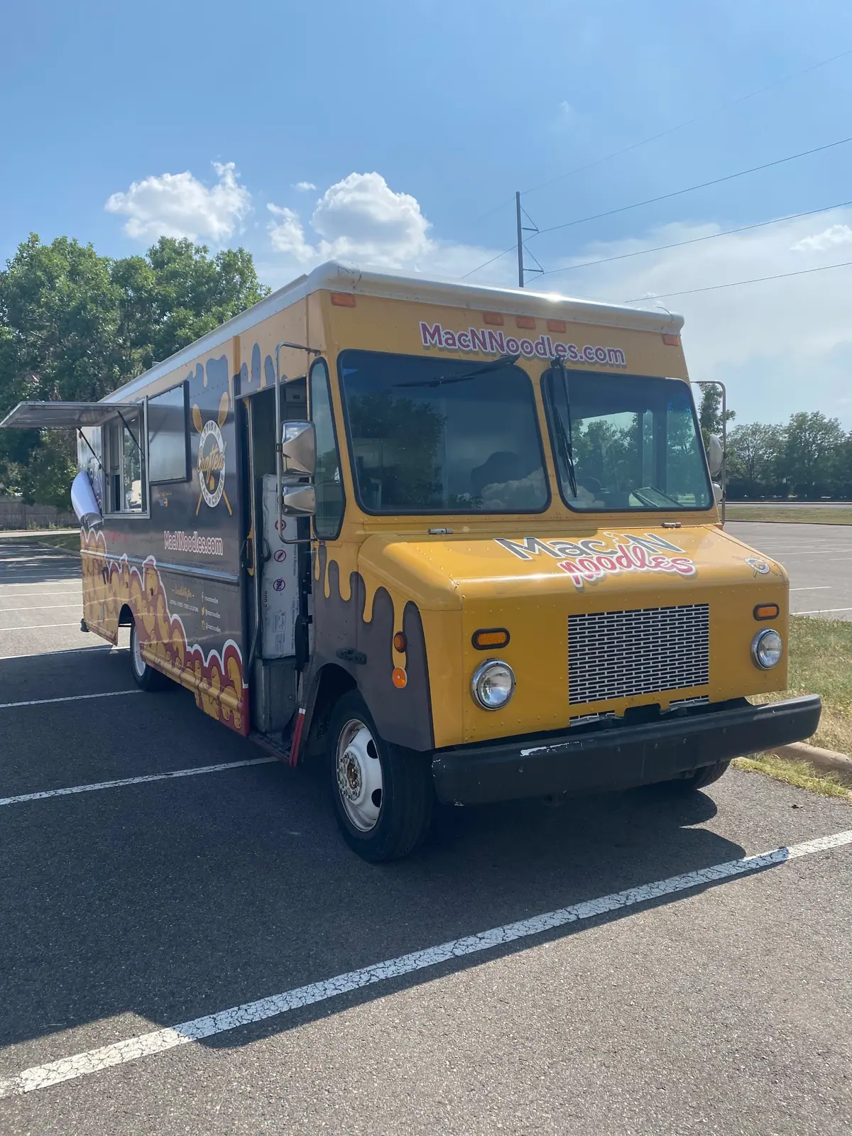 Mac N Noodles food truck at an event