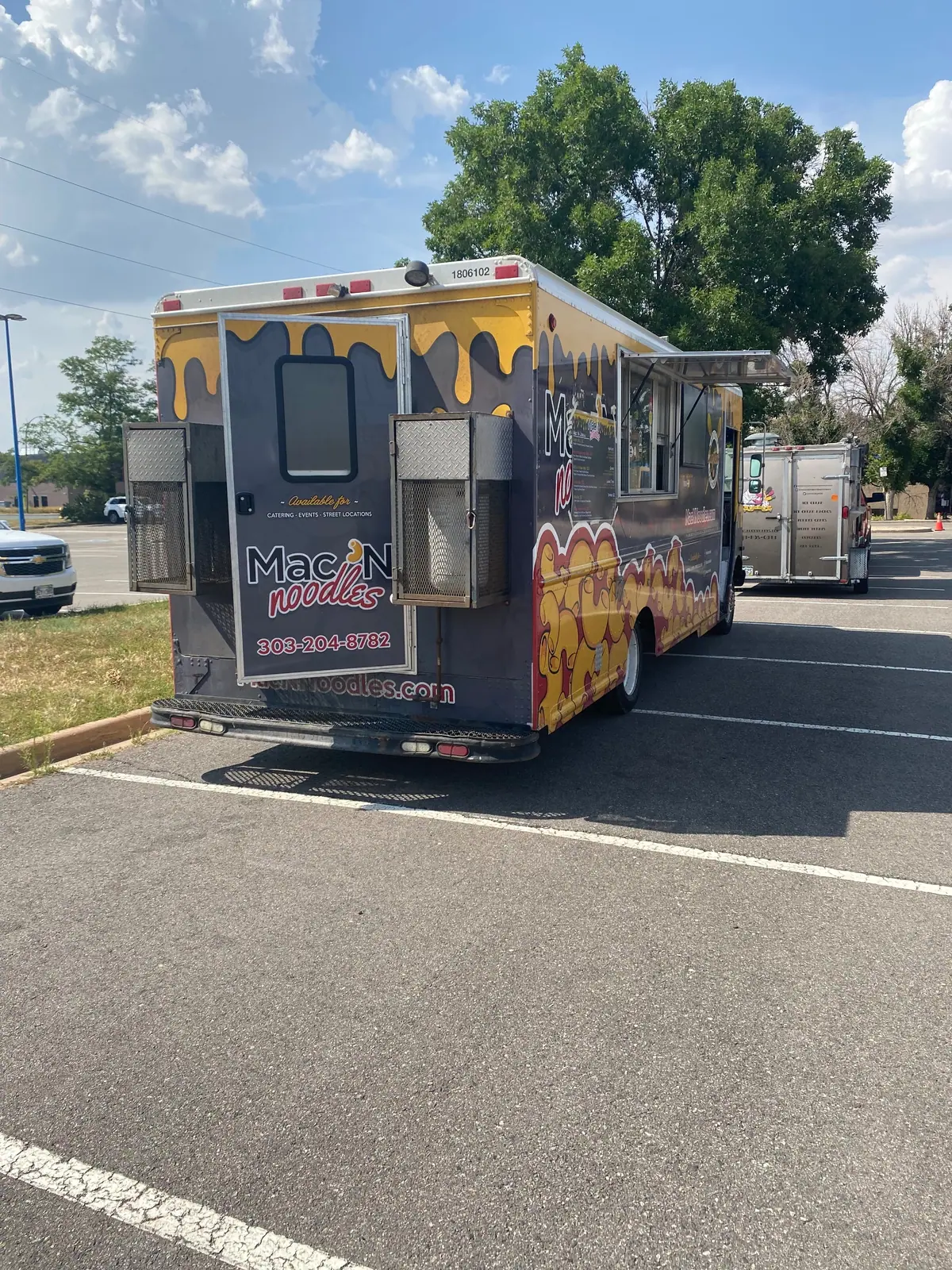 Mac N Noodles food truck at an event