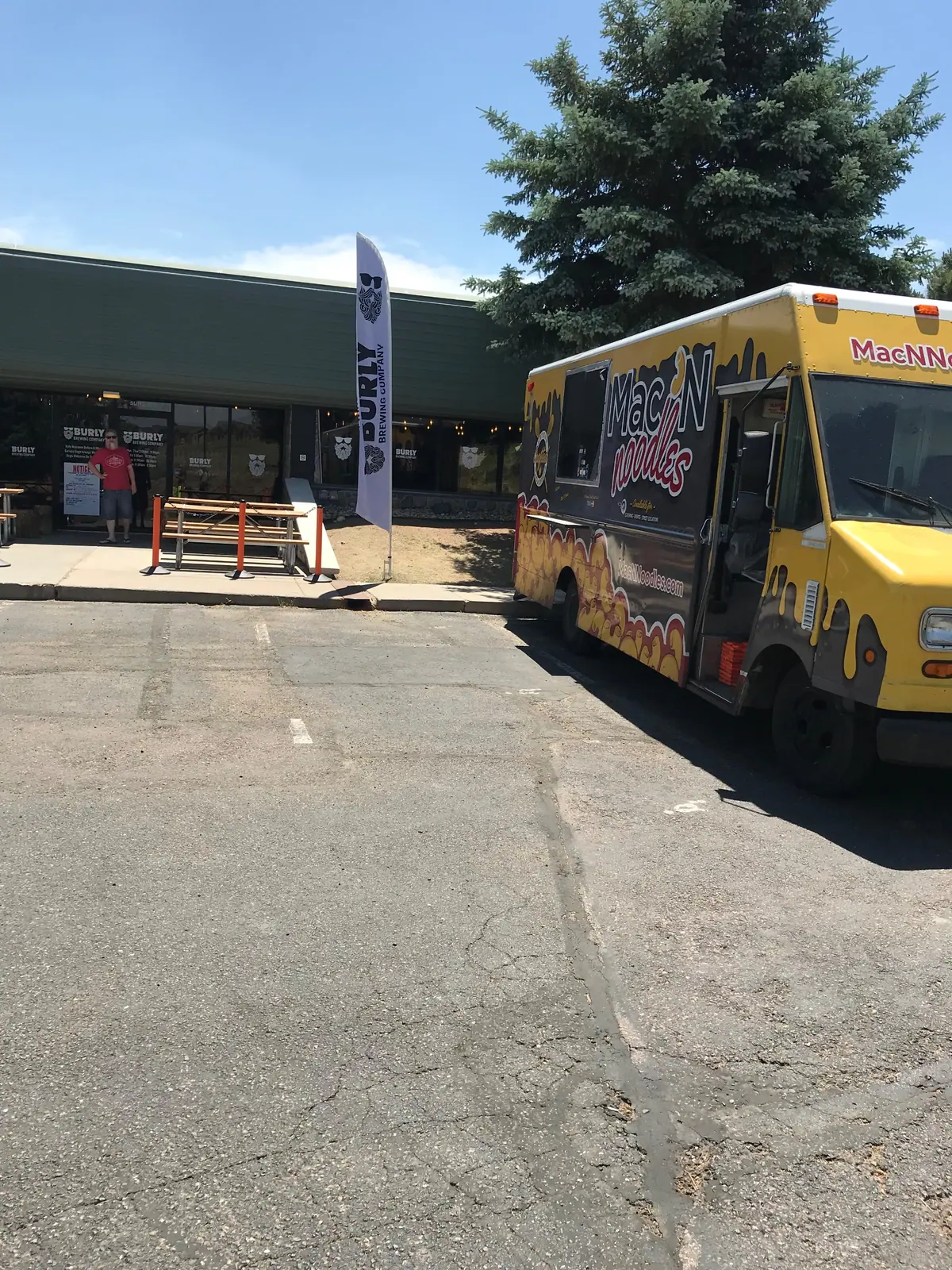 Mac N Noodles food truck at an event