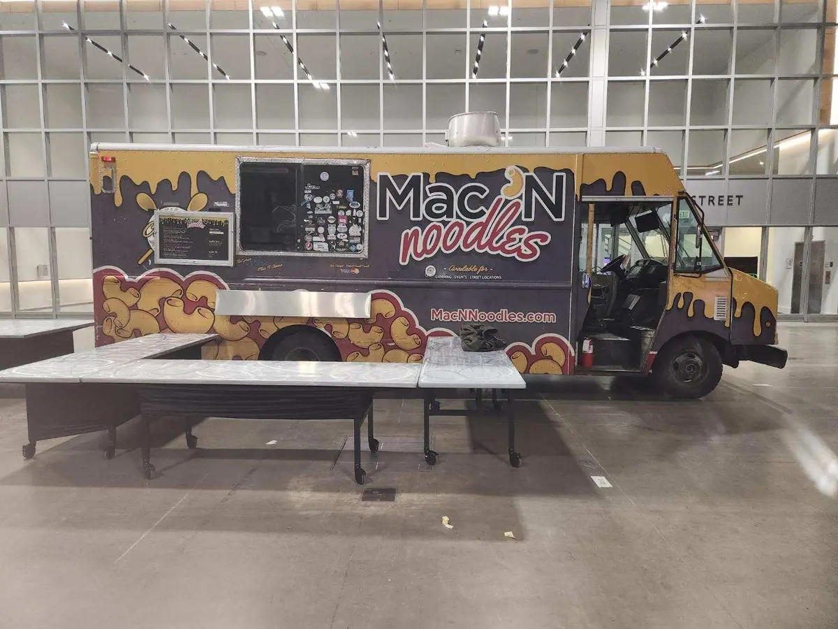 Mac N Noodles food truck at an event