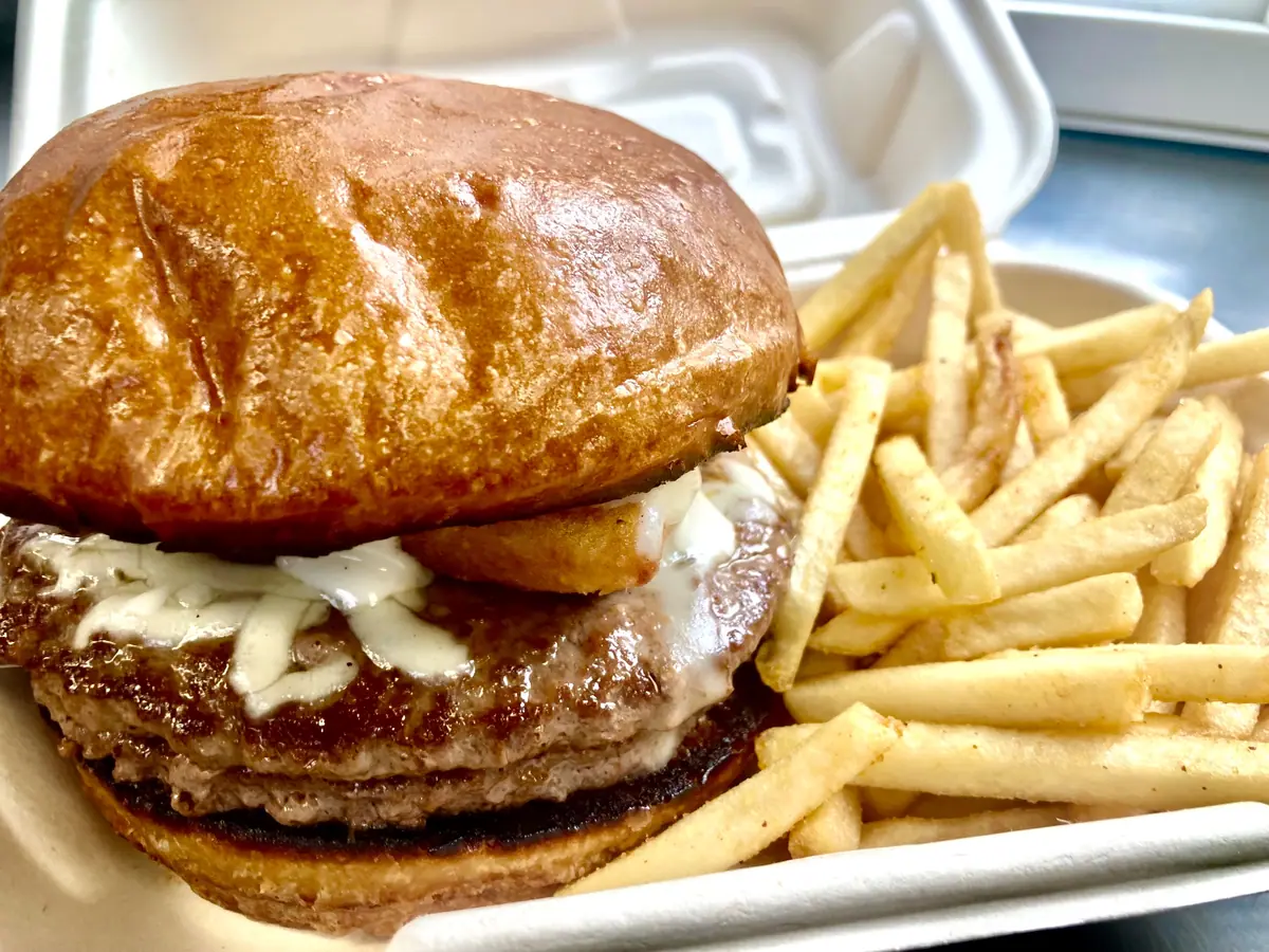 The Burger Bus food truck catering in Parnell, MO