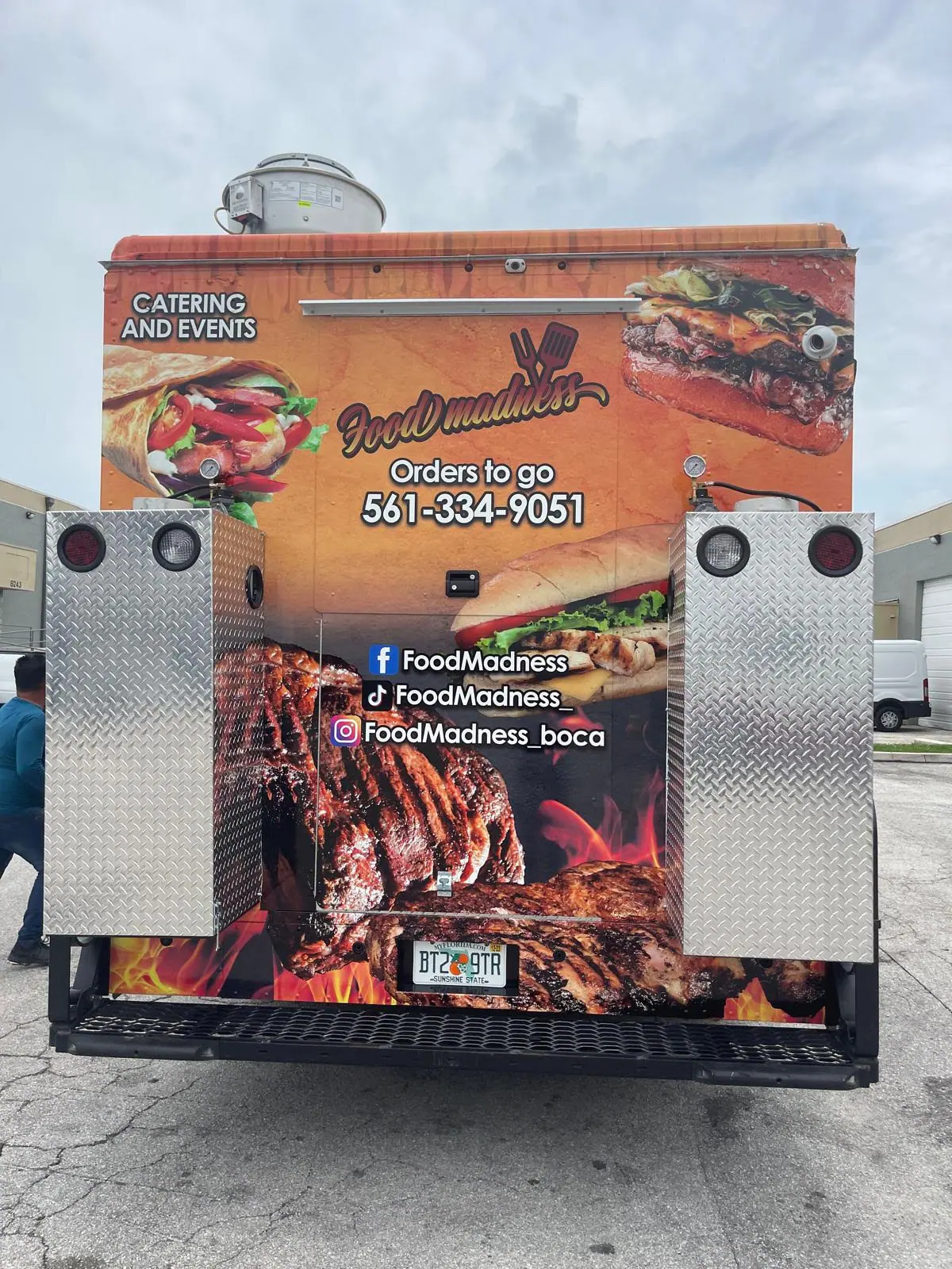 Dessert catering from a local food truck